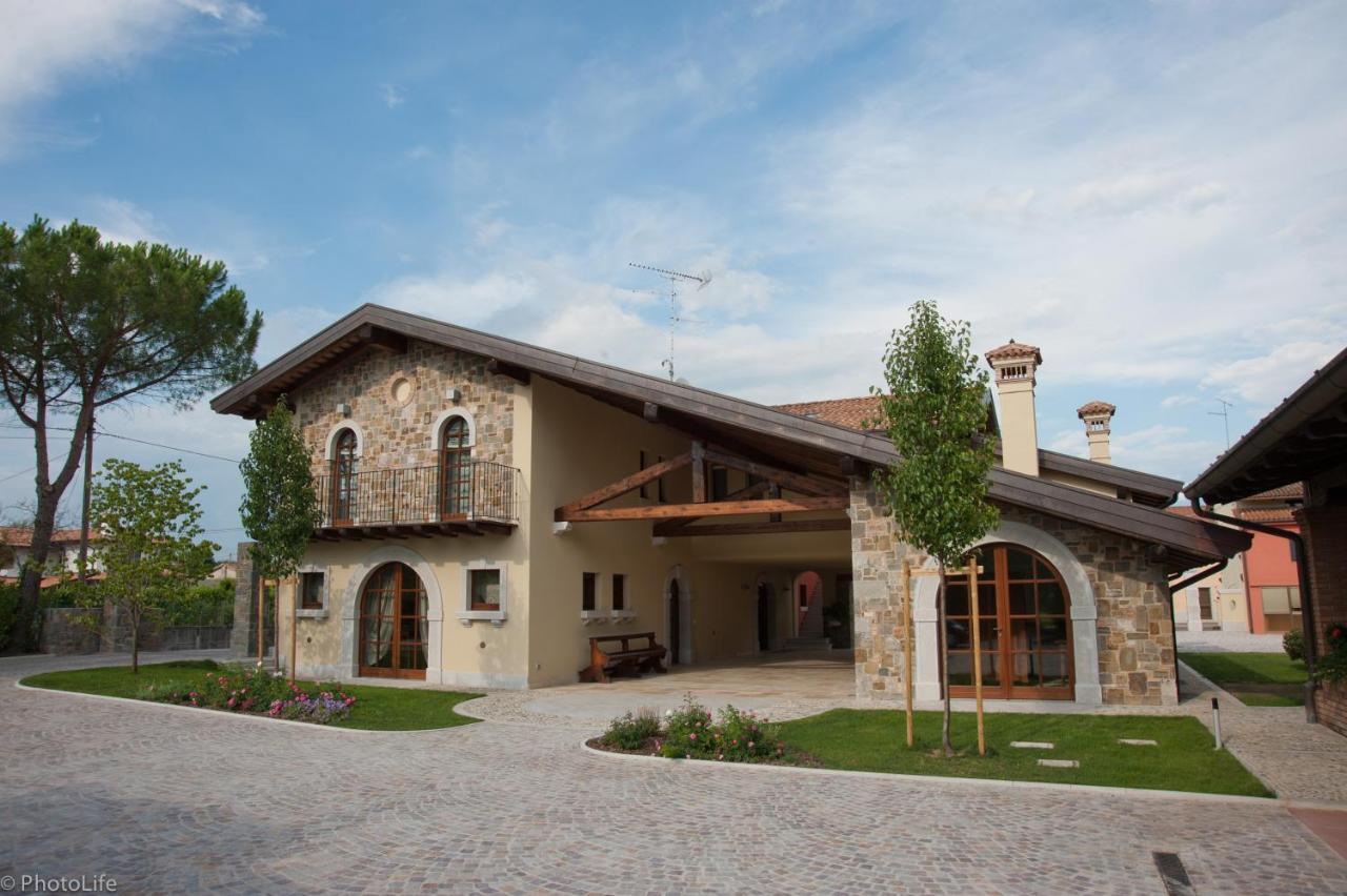 Wine Resort Luisa Mariano del Friuli Luaran gambar